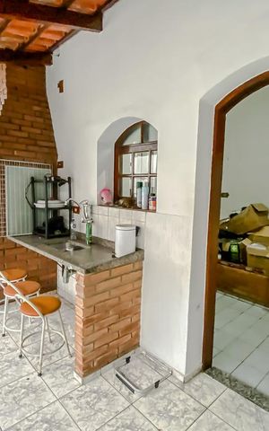 Casa à venda com 200m², 4 quartos e 2 vagasLavanderia