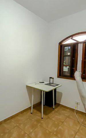 Casa à venda com 200m², 4 quartos e 2 vagasQuarto