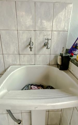 Casa à venda com 200m², 4 quartos e 2 vagasDetalhe Lavanderia