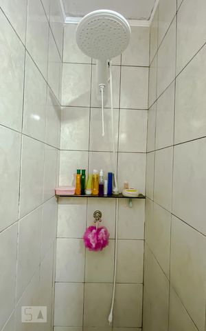 Casa à venda com 200m², 4 quartos e 2 vagasDetalhe Banheiro
