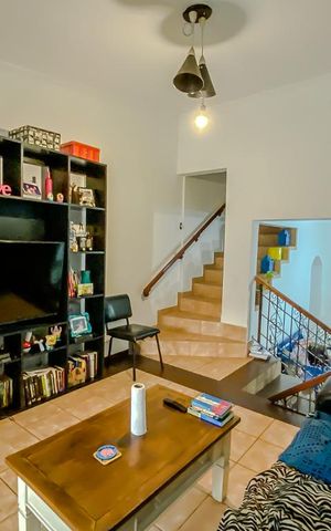 Casa à venda com 200m², 4 quartos e 2 vagasSala