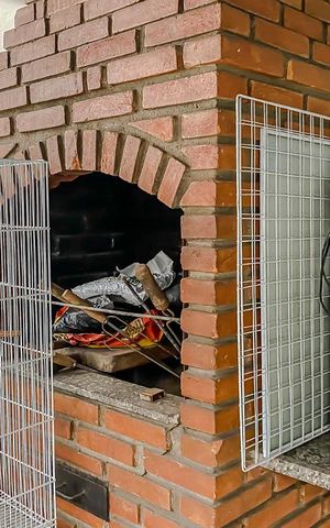 Casa à venda com 200m², 4 quartos e 2 vagasChurrasqueira