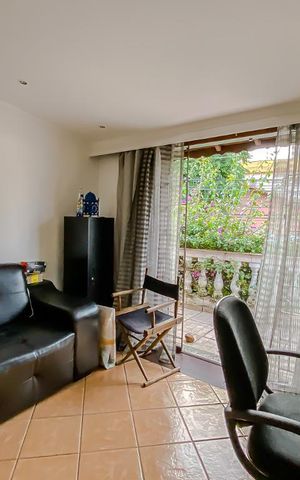 Casa à venda com 200m², 4 quartos e 2 vagasSala