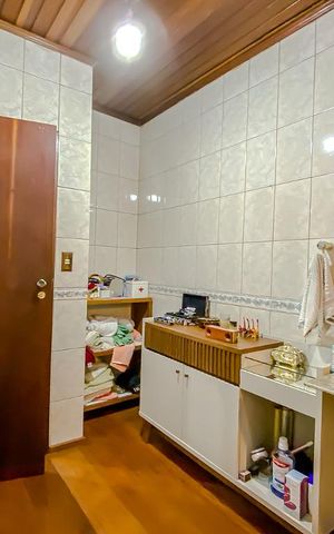 Casa à venda com 200m², 4 quartos e 2 vagasBanheiro da Suite