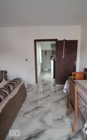 Casa à venda com 250m², 7 quartos e 4 vagasSala