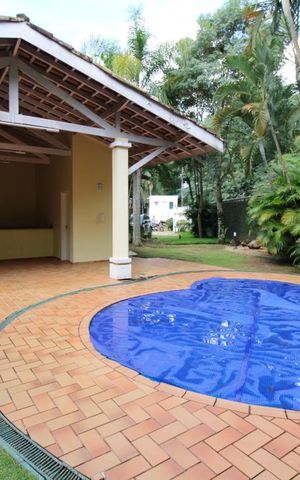 Casa de condomínio à venda com 400m², 3 quartos e 4 vagasÁrea comum - Piscina