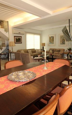 Casa de condomínio à venda com 400m², 3 quartos e 4 vagasSala
