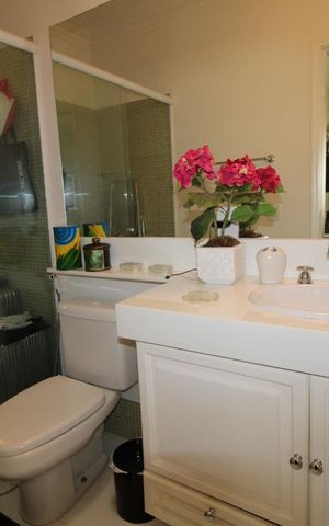 Casa de condomínio à venda com 400m², 3 quartos e 4 vagasBanheiro Social