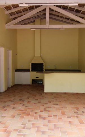Casa de condomínio à venda com 400m², 3 quartos e 4 vagasÁrea comum - Churrasqueira
