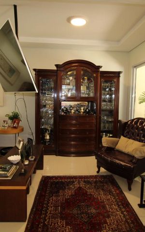 Casa de condomínio à venda com 400m², 3 quartos e 4 vagasSala