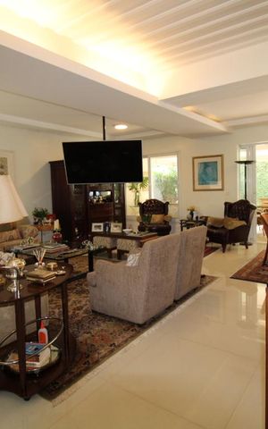 Casa de condomínio à venda com 400m², 3 quartos e 4 vagasSala