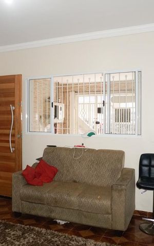 Casa à venda com 340m², 3 quartos e 2 vagasSala