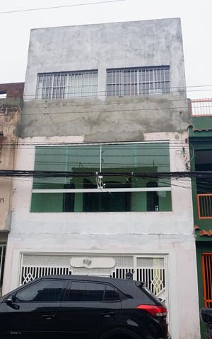 Casa à venda com 340m², 3 quartos e 2 vagasFachada