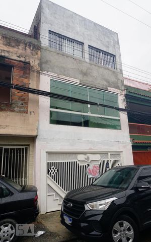 Casa à venda com 340m², 3 quartos e 2 vagasFachada