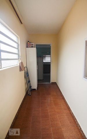 Casa à venda com 150m², 2 quartos e 2 vagasCorredor