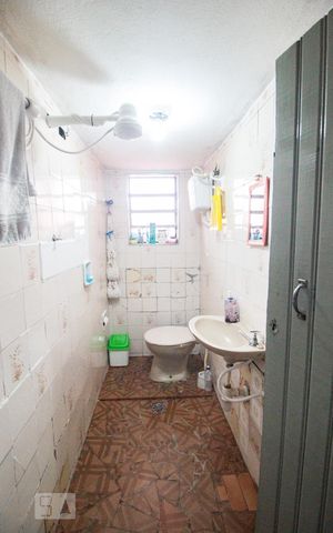 Casa à venda com 150m², 2 quartos e 2 vagasBanheiro