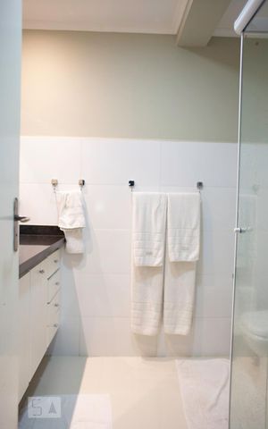 Apartamento para alugar com 113m², 3 quartos e 2 vagas Apartamento para alugar com 113m², 3 quartos e 2 vagasBanheiro da Suíte