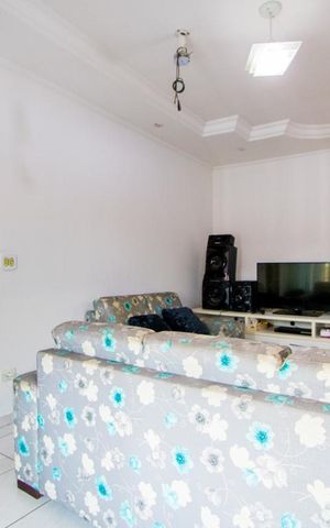 Casa à venda com 224m², 2 quartos e 2 vagas Casa à venda com 224m², 2 quartos e 2 vagasSala