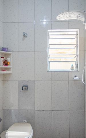 Casa à venda com 300m², 4 quartos e 1 vagaBanheiro 2