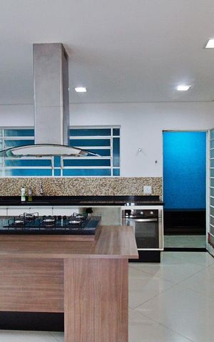 Casa à venda com 193m², 4 quartos e 4 vagas Casa à venda com 193m², 4 quartos e 4 vagasCozinha