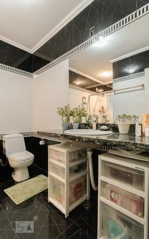 Casa à venda com 249m², 3 quartos e 2 vagasBanheiro da Suíte