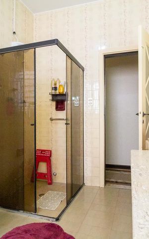 Casa para alugar com 210m², 3 quartos e 2 vagasBanheiro 