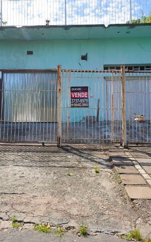 Casa à venda com 380m², 4 quartos e 2 vagasFachada da Casa