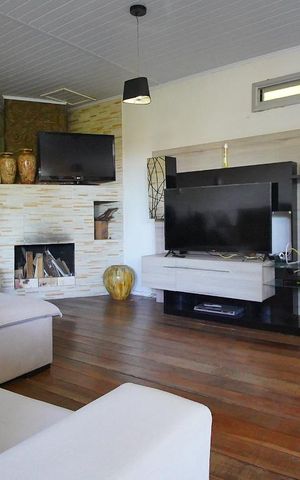Casa à venda com 380m², 4 quartos e 2 vagasSala