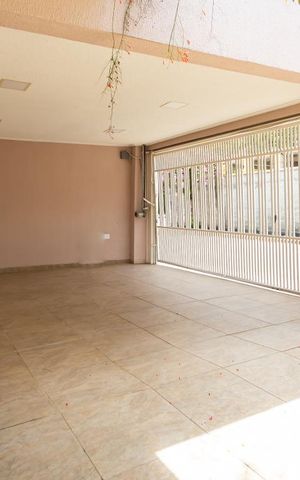 Casa à venda com 500m², 6 quartos e 3 vagas Casa à venda com 500m², 6 quartos e 3 vagasGaragem