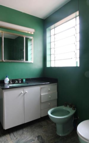 Casa para alugar com 280m², 3 quartos e 2 vagasBanheiro da suíte
