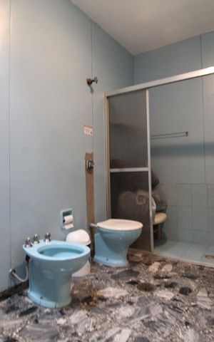Casa para alugar com 280m², 3 quartos e 2 vagasBanheiro comum