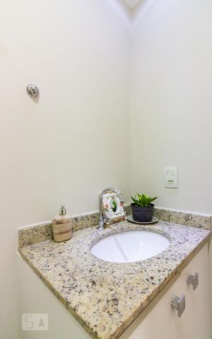 Apartamento à venda com 57m², 2 quartos e 1 vaga Apartamento à venda com 57m², 2 quartos e 1 vagaBanheiro