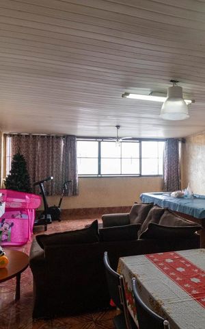 Casa à venda com 350m², 5 quartos e 3 vagas Casa à venda com 350m², 5 quartos e 3 vagasÁrea churrasqueira