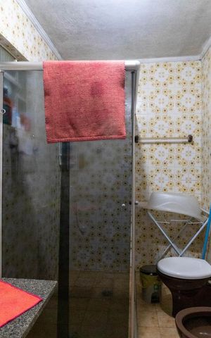 Casa à venda com 350m², 5 quartos e 3 vagas Casa à venda com 350m², 5 quartos e 3 vagasBanheiro 3