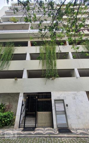 Apartamento à venda com 135m², 4 quartos e 3 vagas Apartamento à venda com 135m², 4 quartos e 3 vagasFachada