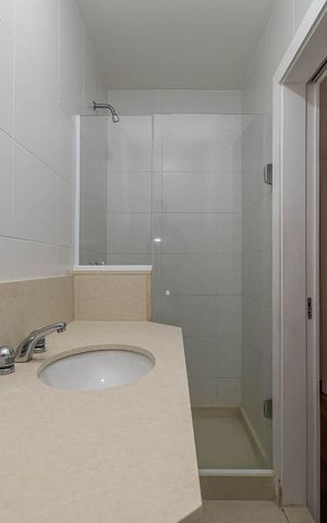 Apartamento à venda com 135m², 4 quartos e 3 vagas Apartamento à venda com 135m², 4 quartos e 3 vagasBanheiro Social