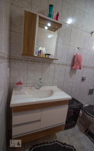 Casa à venda com 260m², 3 quartos e 4 vagasBanheiro