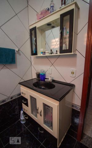 Casa à venda com 260m², 3 quartos e 4 vagasBanheiro