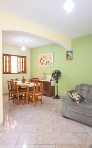 Casa à venda com 260m², 3 quartos e 4 vagasSala
