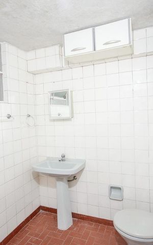 Casa à venda com 498m², 6 quartos e 3 vagasBanheiro