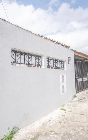 Casa à venda com 498m², 6 quartos e 3 vagasFachada