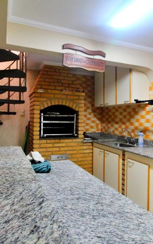 Casa à venda com 284m², 3 quartos e 3 vagasChurrasqueira
