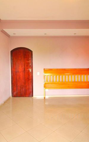 Casa à venda com 284m², 3 quartos e 3 vagasQuarto Suíte