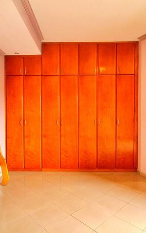 Casa à venda com 284m², 3 quartos e 3 vagasQuarto Suíte