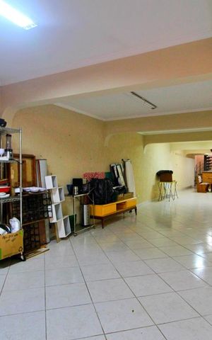 Casa à venda com 284m², 3 quartos e 3 vagasGaragem