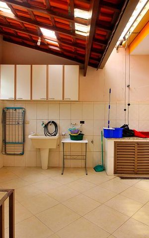 Casa à venda com 284m², 3 quartos e 3 vagasÁrea de Serviço