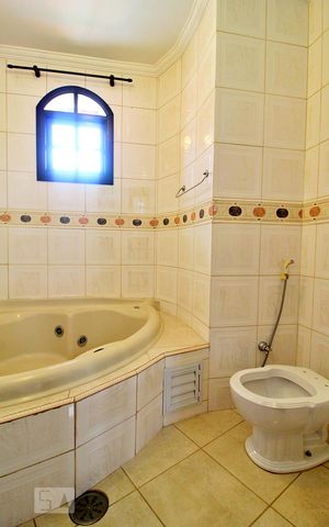 Casa à venda com 284m², 3 quartos e 3 vagasBanheiro da Suíte
