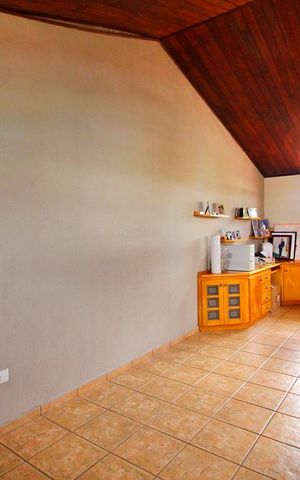 Casa à venda com 284m², 3 quartos e 3 vagasSótão