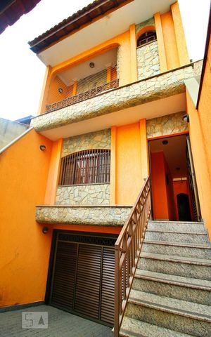 Casa à venda com 284m², 3 quartos e 3 vagasEntrada