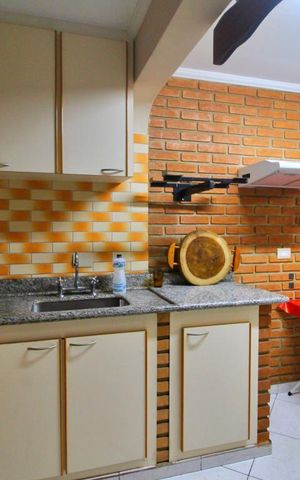 Casa à venda com 284m², 3 quartos e 3 vagasChurrasqueira